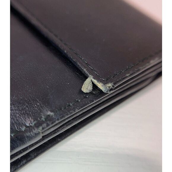 Authentic Gucci Black Leather Wallet Purse Gold Double G Hardware - Picture 8 of 11